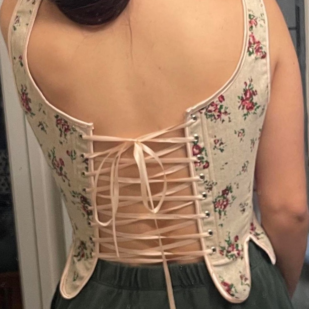 Floral Corset - Picture 4 of 4